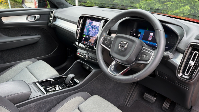 Volvo XC40 2.0 B3P Plus Dark 5dr Auto Petrol Estate